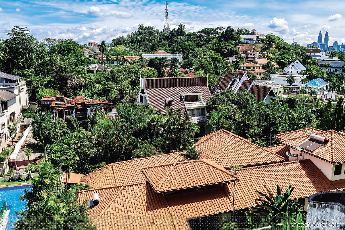 The 360-acre neighbourhood, which is bordered by Jalan Duta, Jalan Mahameru, Jalan Kuching, Taman Duta and Jalan Perhentian, has large plot sizes (Photo by Zahid Izzani/The Edge)