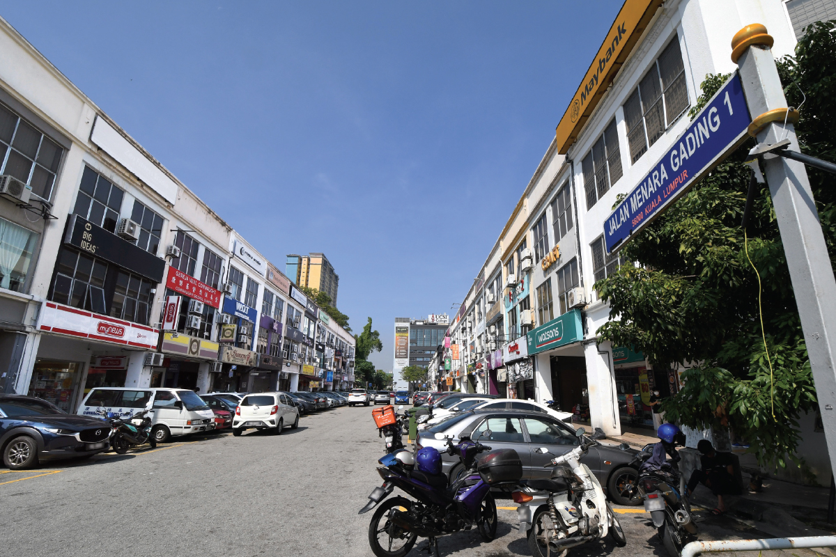 Jalan Menara Gading 1 has 3-storey shophouses with plenty of F&B options, a bank, small businesses and convenience stores (Photo by Low Yen Yeing /The Edge)