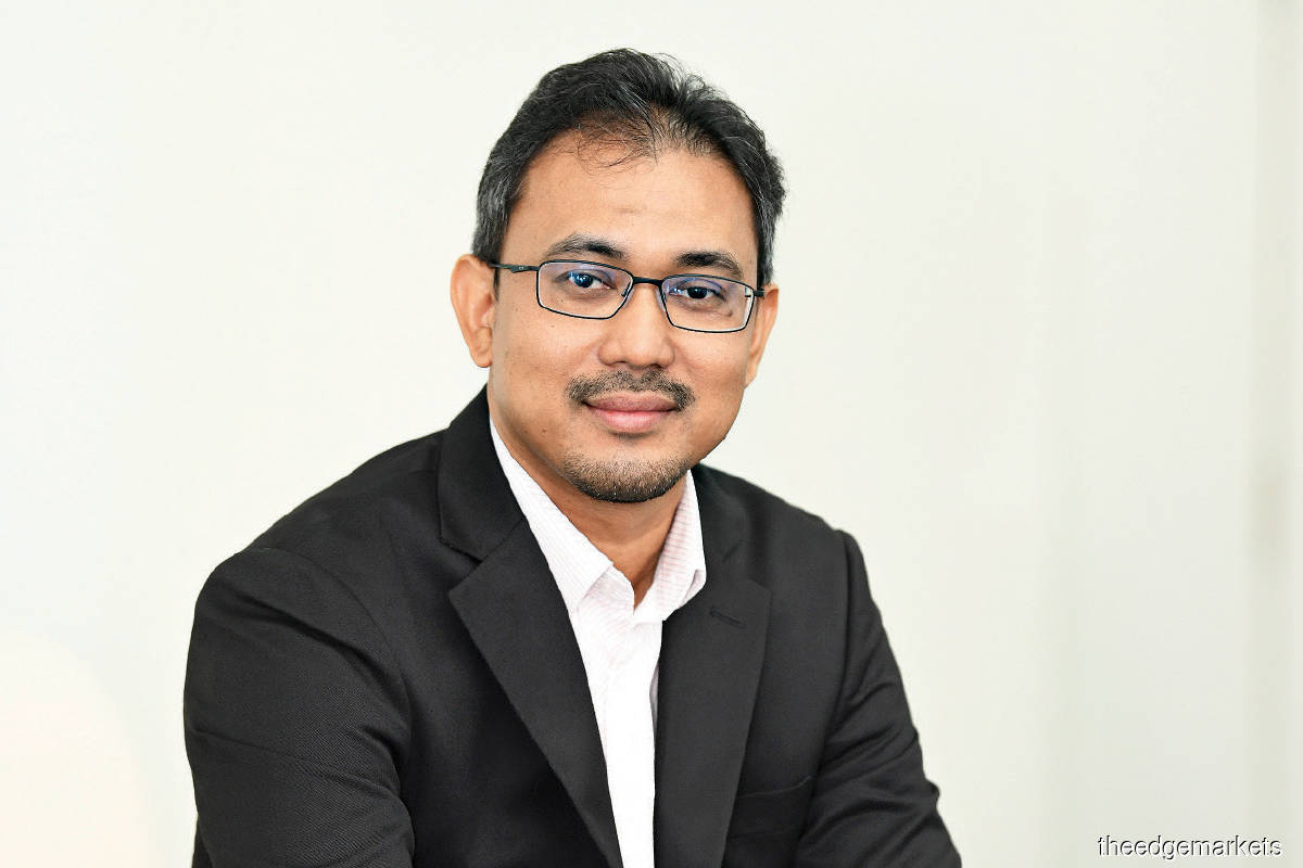 Mohd Zarihi: Going into different countries at a different timing may provide a steady growth profile … knowing where to play along the value chain is very important. (Photo by Low Yen Yeing/ The Edge)