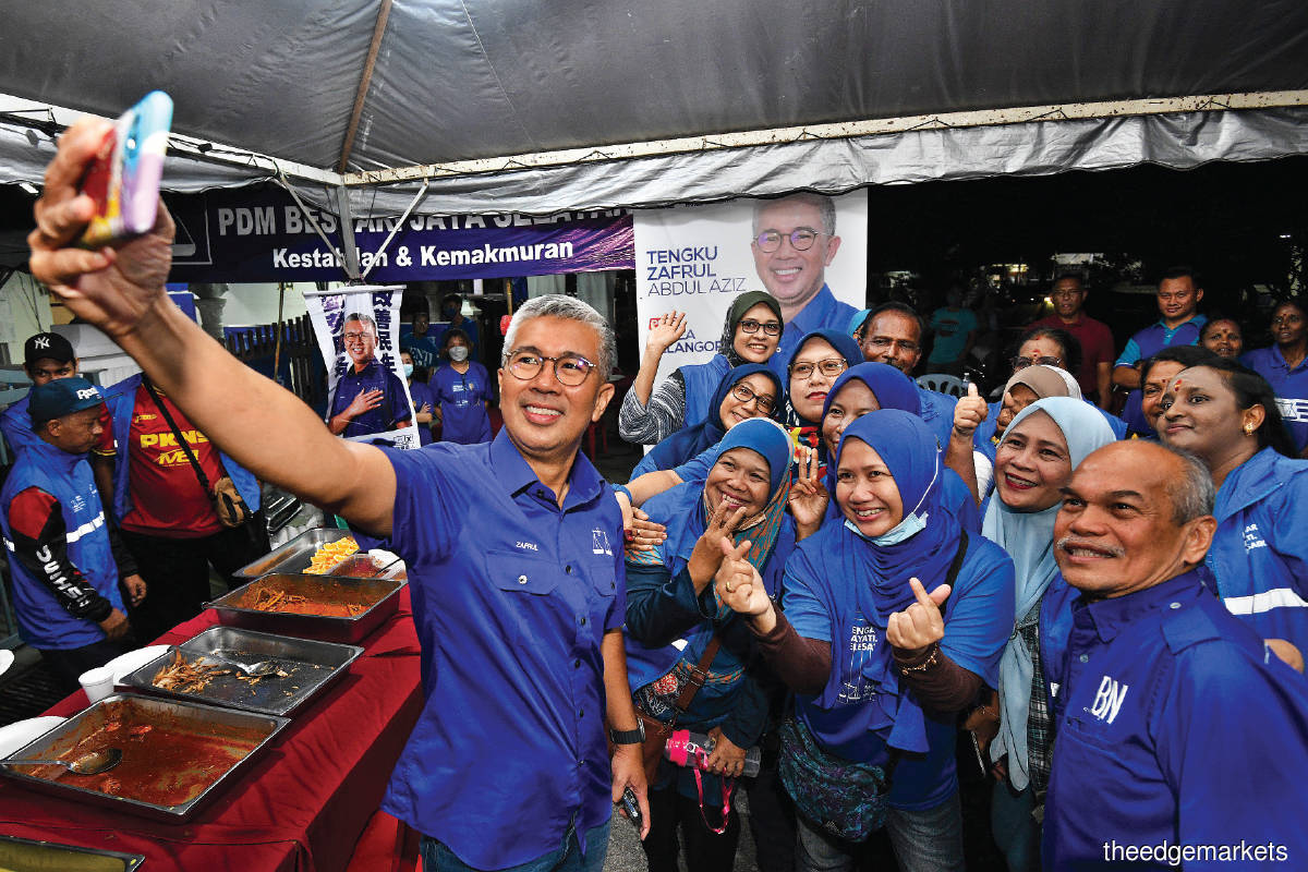 Zafrul, who is focused on local issues he can resolve for Kuala Selangor voters, has been getting ‘good, positive feedback’ that is bolstering his confidence. (Photo by Low Yen Yeing/The Edge)