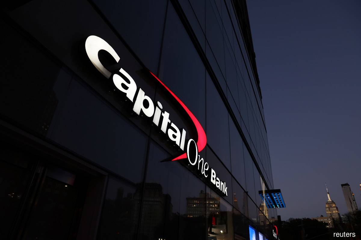 Capital One shares rebound after Warren Buffett makes near US$1 bil bet on bank
