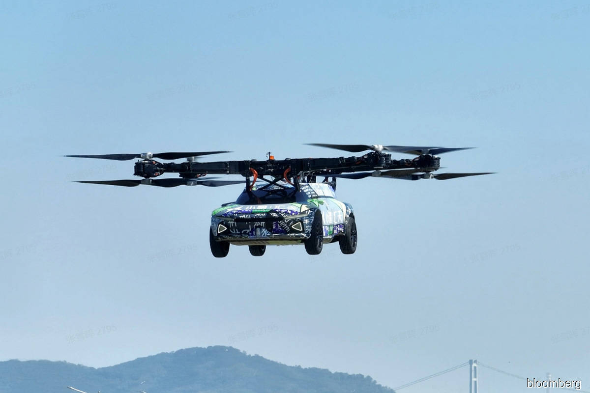 Chinese startup’s US$140,000 car can fly over traffic jams