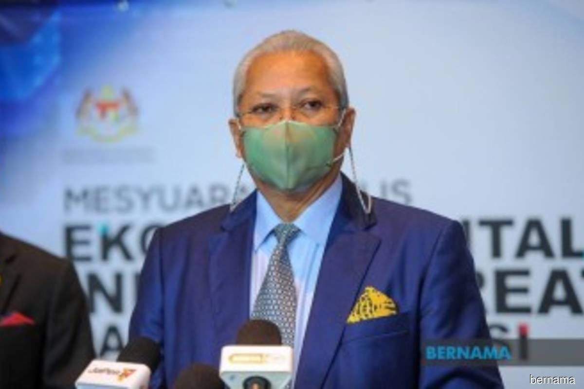 Tan Sri Annuar Musa: It has been Malaysia's top priority to accelerate the deployment of a robust network and prepare the nation for transition to digital economy and to this end, it has declared communications as a utility, similar to water and electricity. (Bernama filepix)