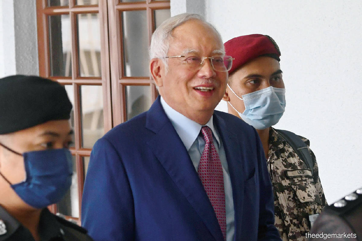The judge agreed with Najib’s defence that that there is no causal link between the amendments made in the first audit report and the purported gratification received. (Photo by Patrick Goh/The Edge)