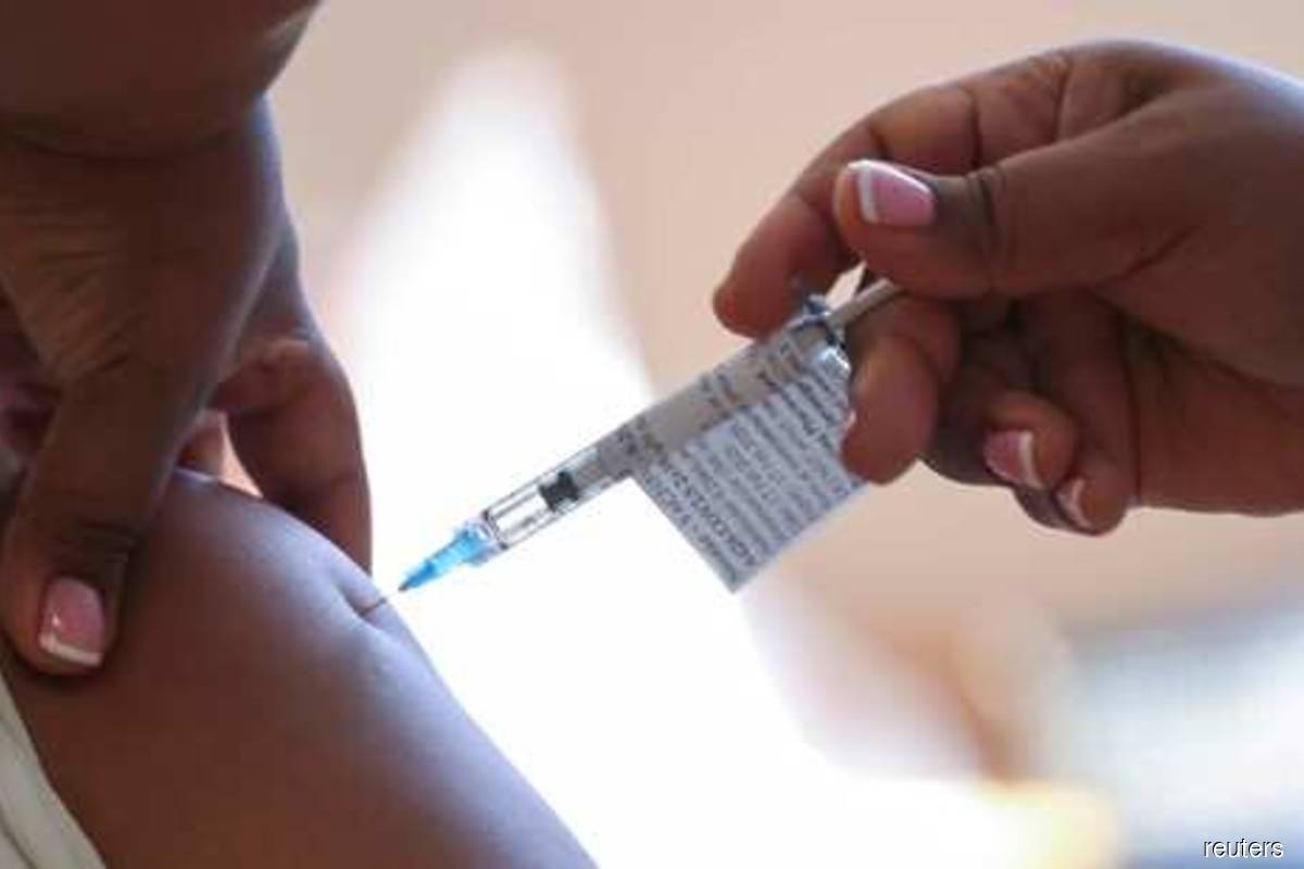 S.Africa in African Union talks on Covid-19 shots for 10 mil people