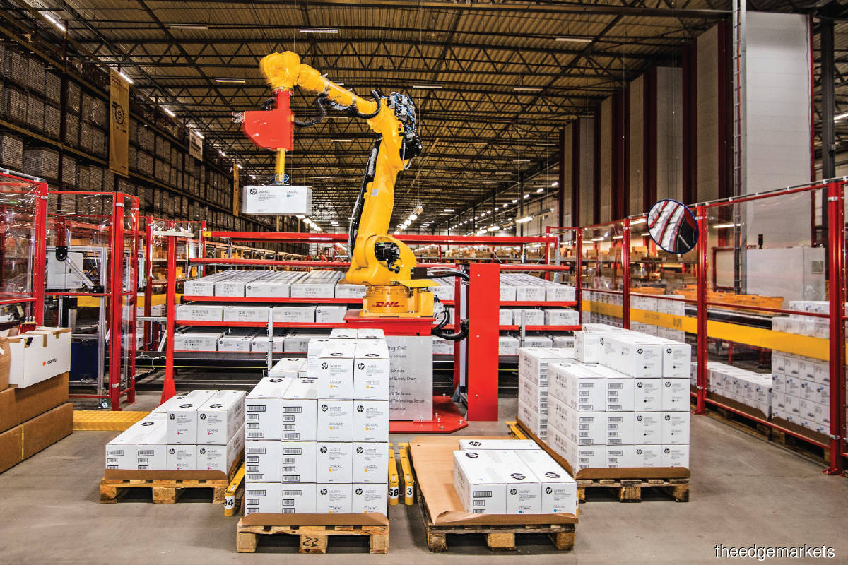A robotic arm at the DHLsupply chain warehouse in Beringe