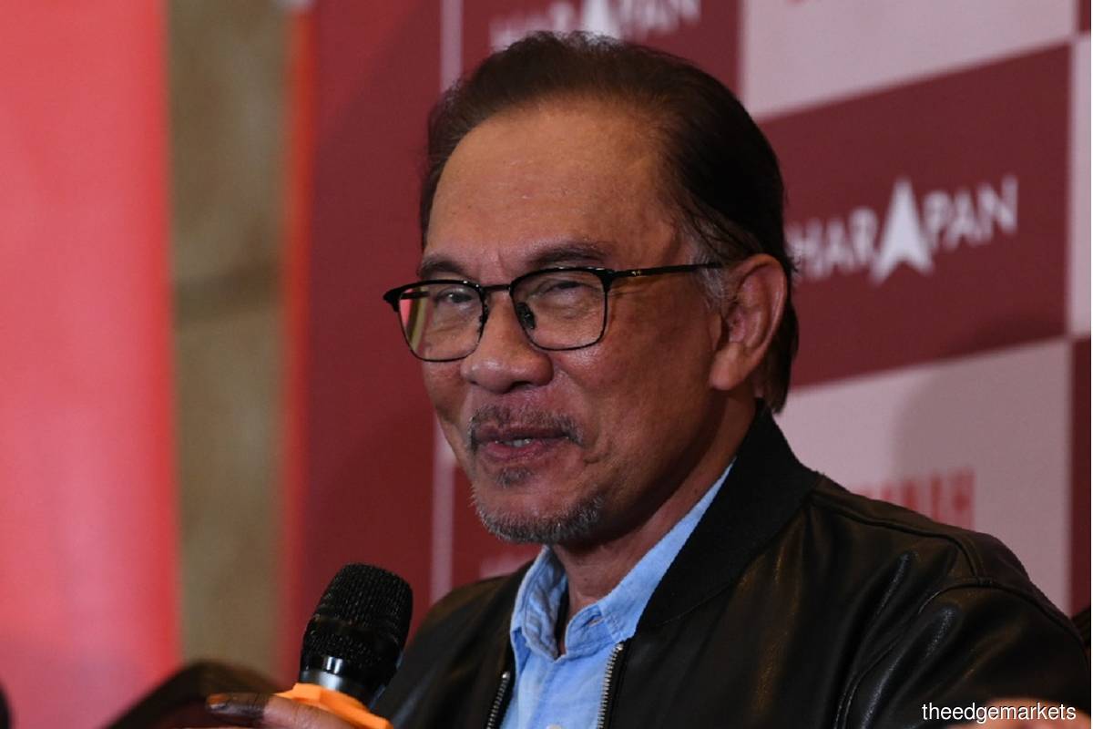 PH chairman Datuk Seri Anwar Ibrahim: There is no reference at all to the issue of the present or anticipated charges. He (Zahid) stressed on the importance of governance, of inclusiveness and unity, which we agreed on, and the focus on the economy. (Photo by Sam Fong/The Edge)