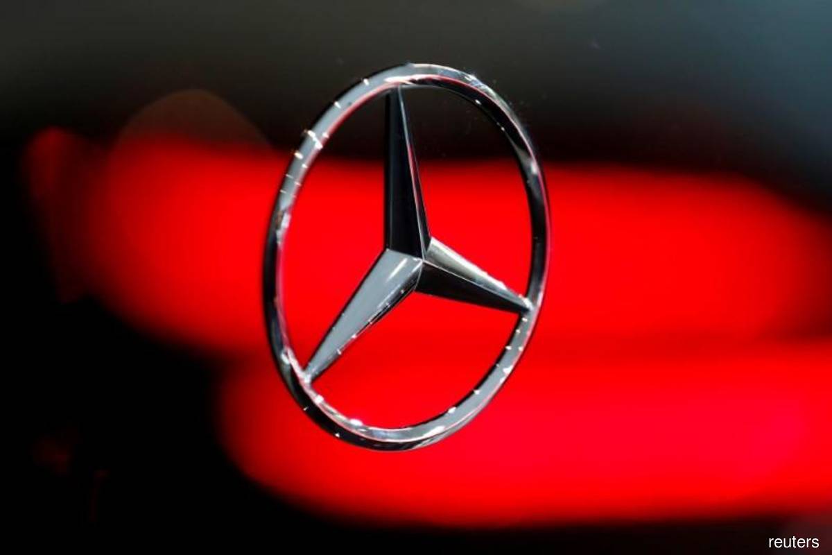 Daimler cuts stake in Chinese electric-car venture with BYD
