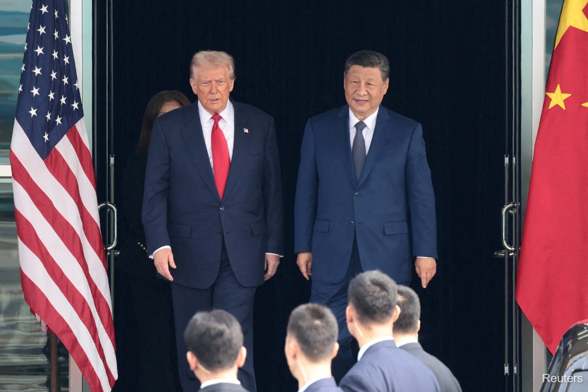 Trump, Xi discuss Taiwan and soybeans in call aimed at easing China, US relations