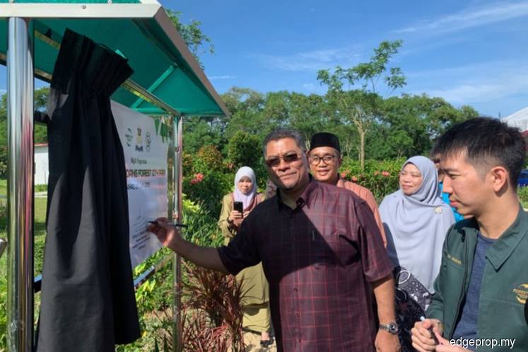 Country Garden Hands Over Tanjung Adang Forest City Park The Edge Markets