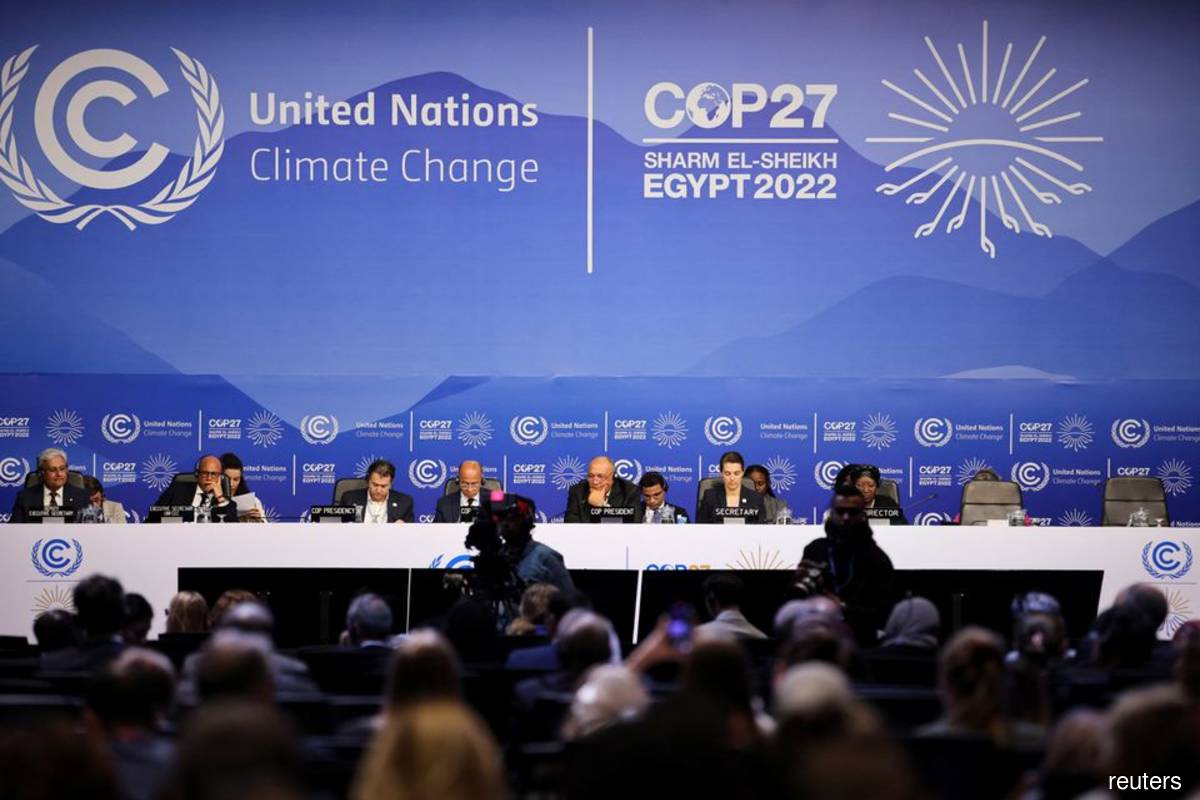 COP27 climate negotiators scramble for deal with summit in overtime
