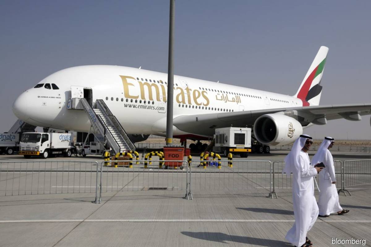 5G flight disruption eases as Emirates blasts US roll-out