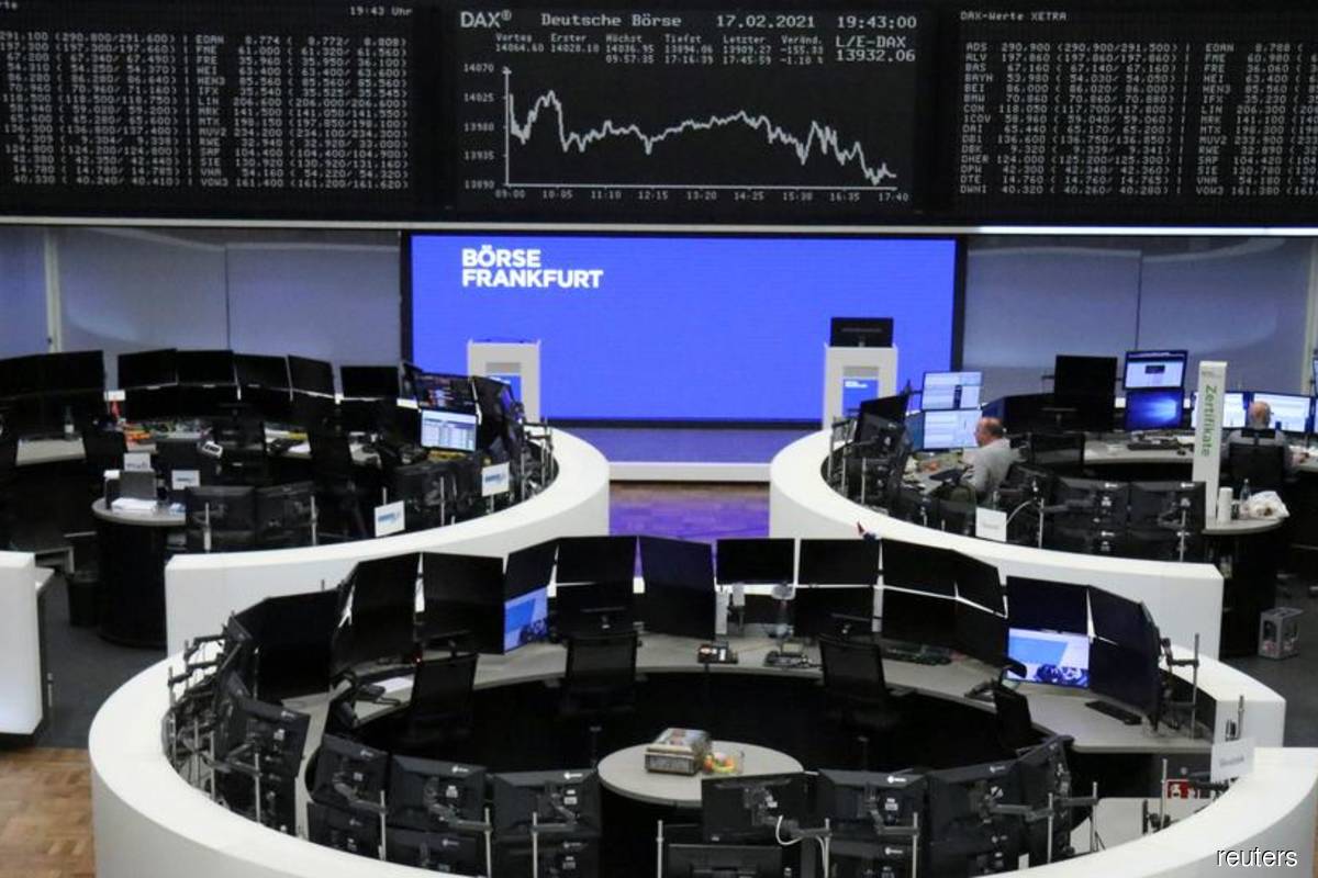 European shares end lower on tech losses as bond yields weigh