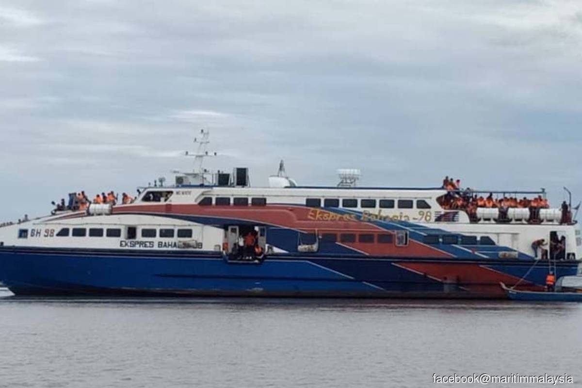 Standed ferry with over 500 people onboard safely towed to Kuala Kedah