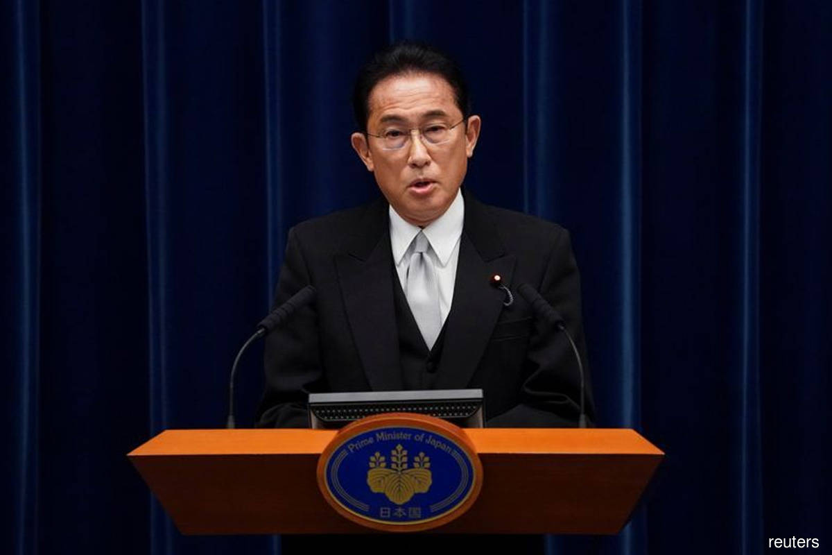 New Japan PM Kishida off to rocky start in polling