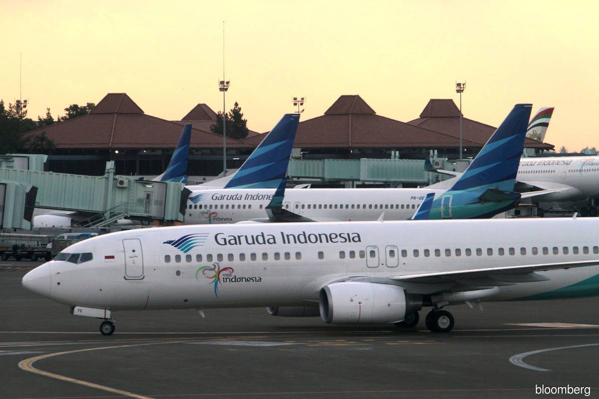 Garuda Indonesia eyes rights issue after deal with creditors