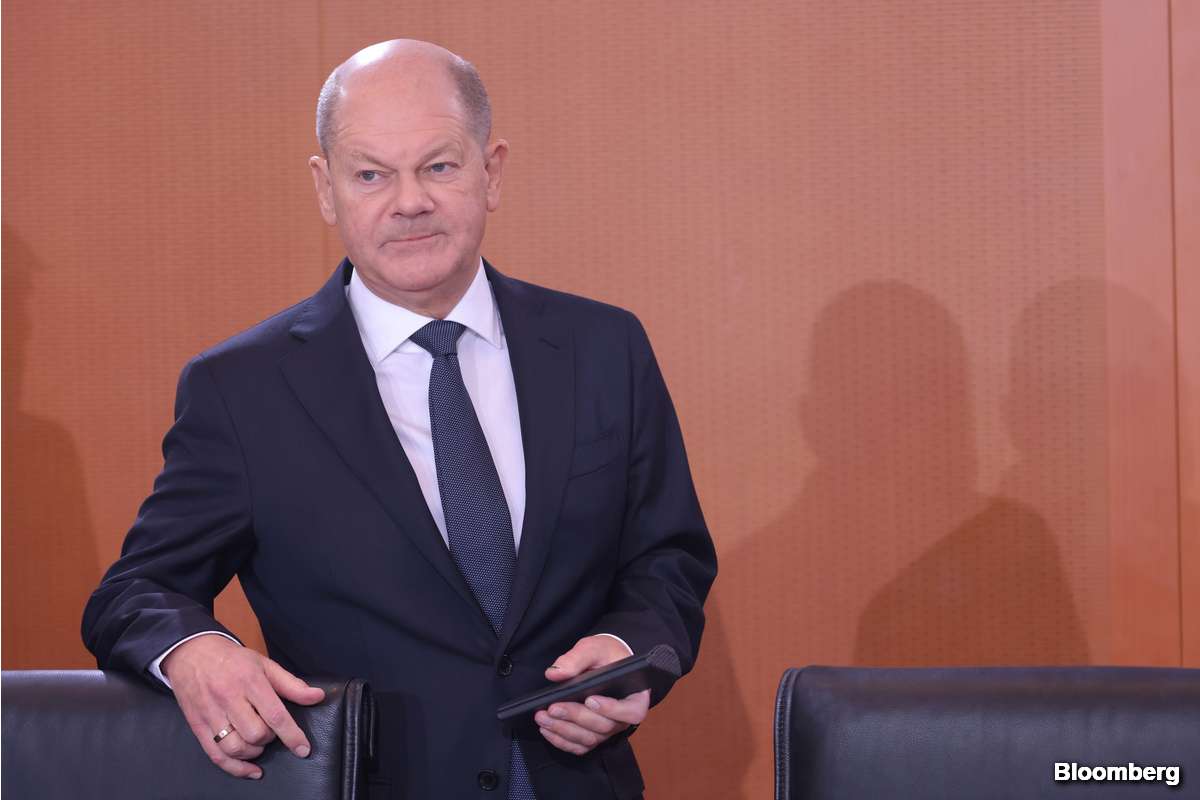 Scholz Requests Confidence Vote Triggering February Election