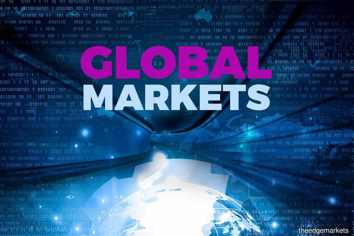 Stocks pummeled by growth worries, US dollar climbs