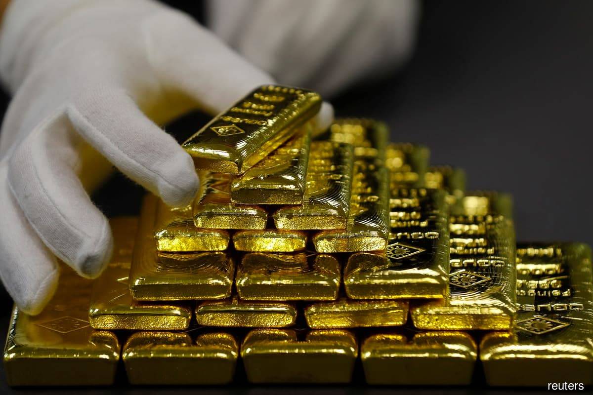 Gold regains some ground as bond yields ease