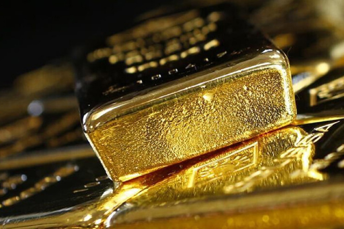 Gold prices edge higher as pullback in US dollar lifts appeal