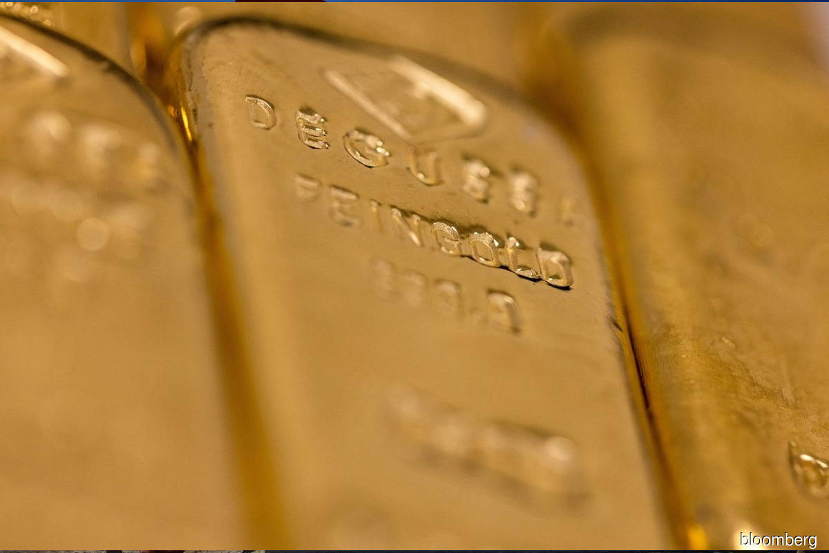 Gold steady as traders weigh Fed rate hike, inflation outlook