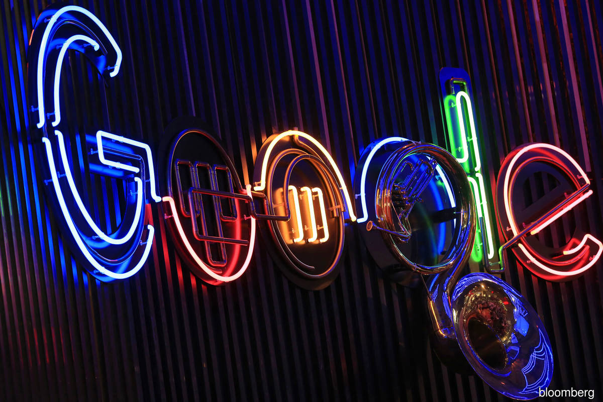 Google pays ‘enormous’ sums to maintain search-engine dominance, DOJ says