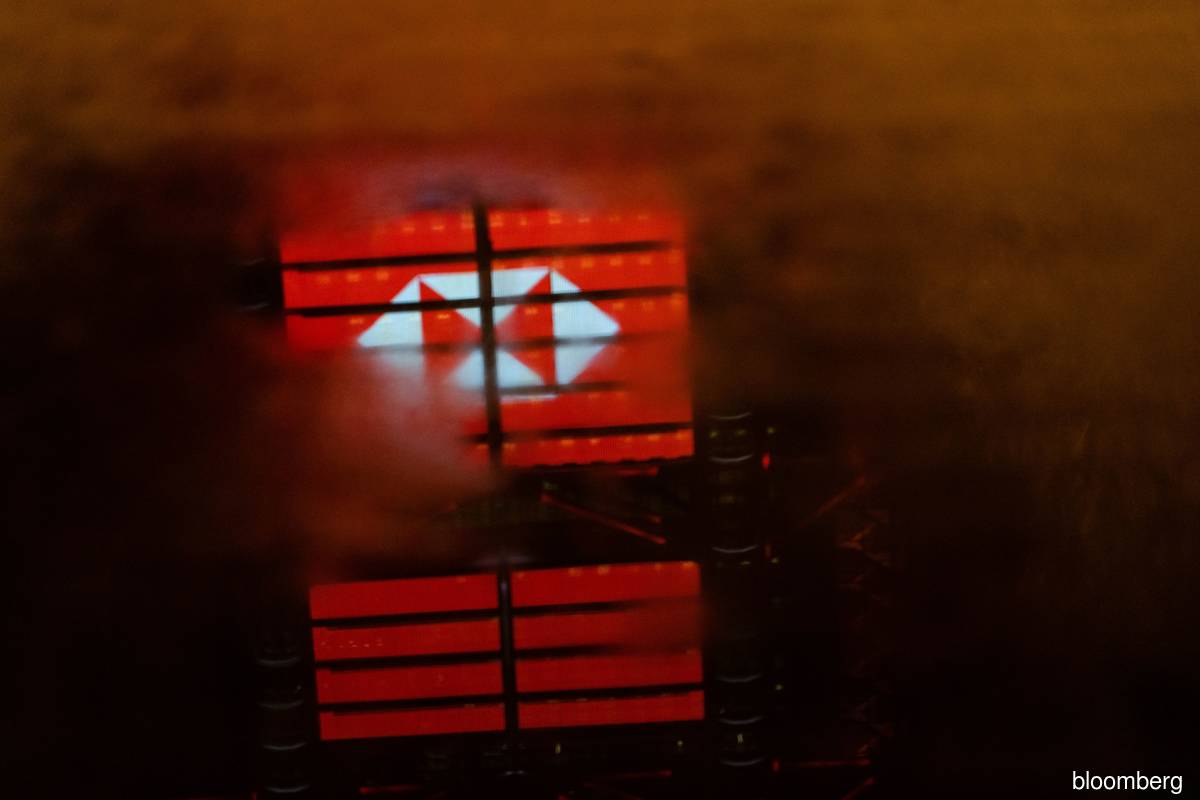 HSBC slashes a dozen investment bankers in Asia on deals slump