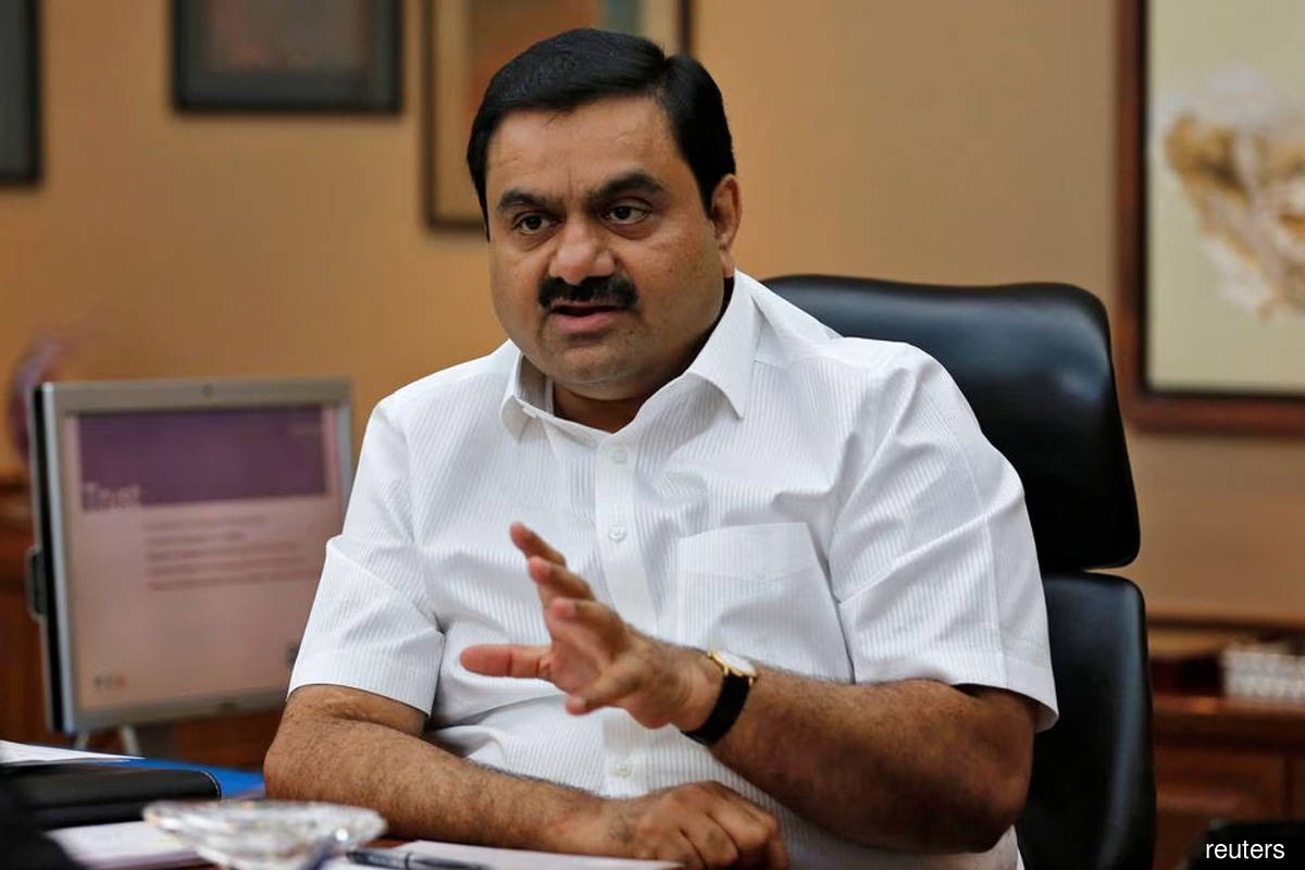 Adani's US$2.5 billion share sale faces crucial day after Indian rout
