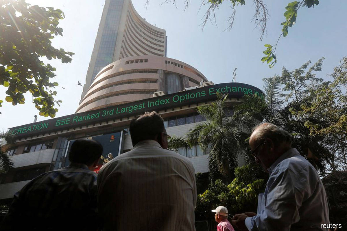 Indian shares set to open lower on steady oil, rate fears
