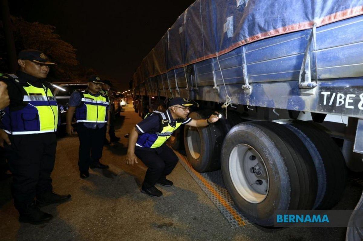 Supply chain disruption likely in Malaysia if truck driver strike worsens