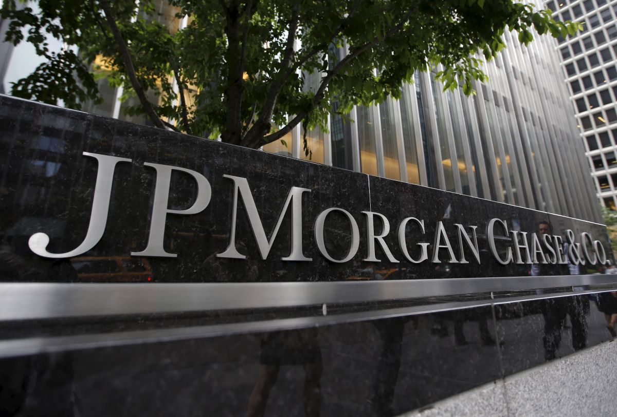 JPMorgan lays off hundreds in home lending after rate surge