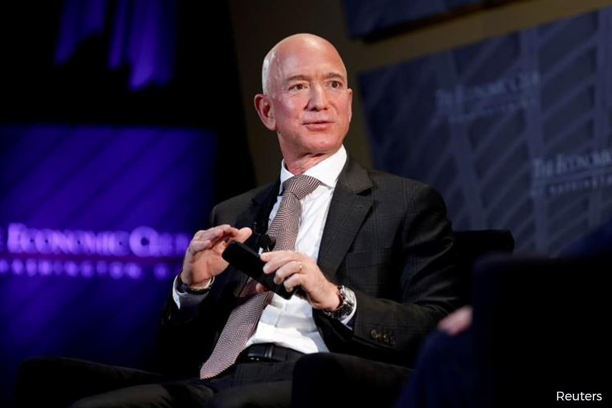 Bezos reclaims title of world’s richest after Musk slips