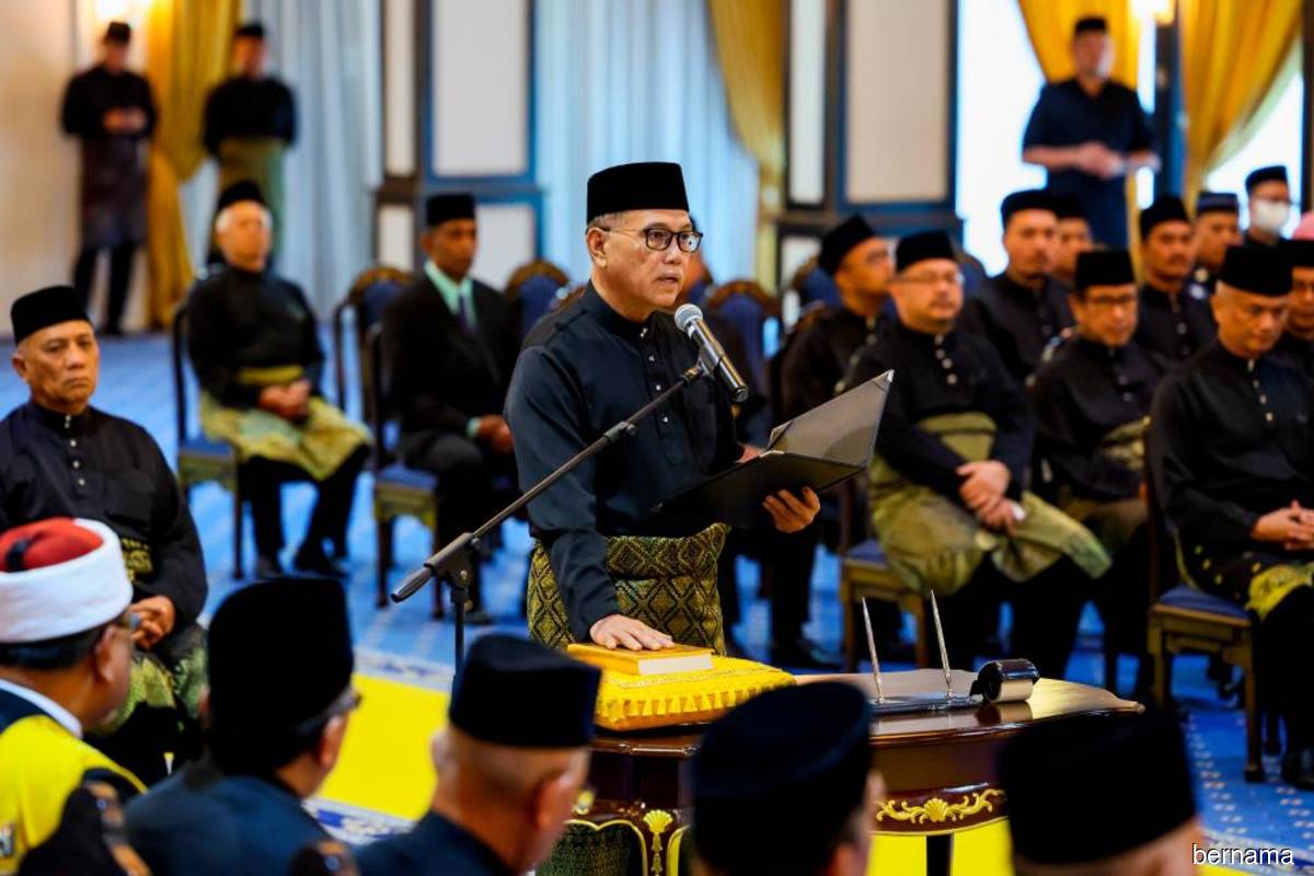 Wan Rosdy takes oath as Pahang MB for second term