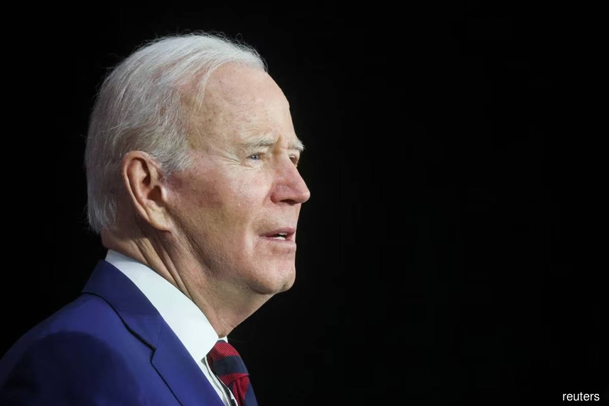Biden teases 2024 run at awards ceremony for artists