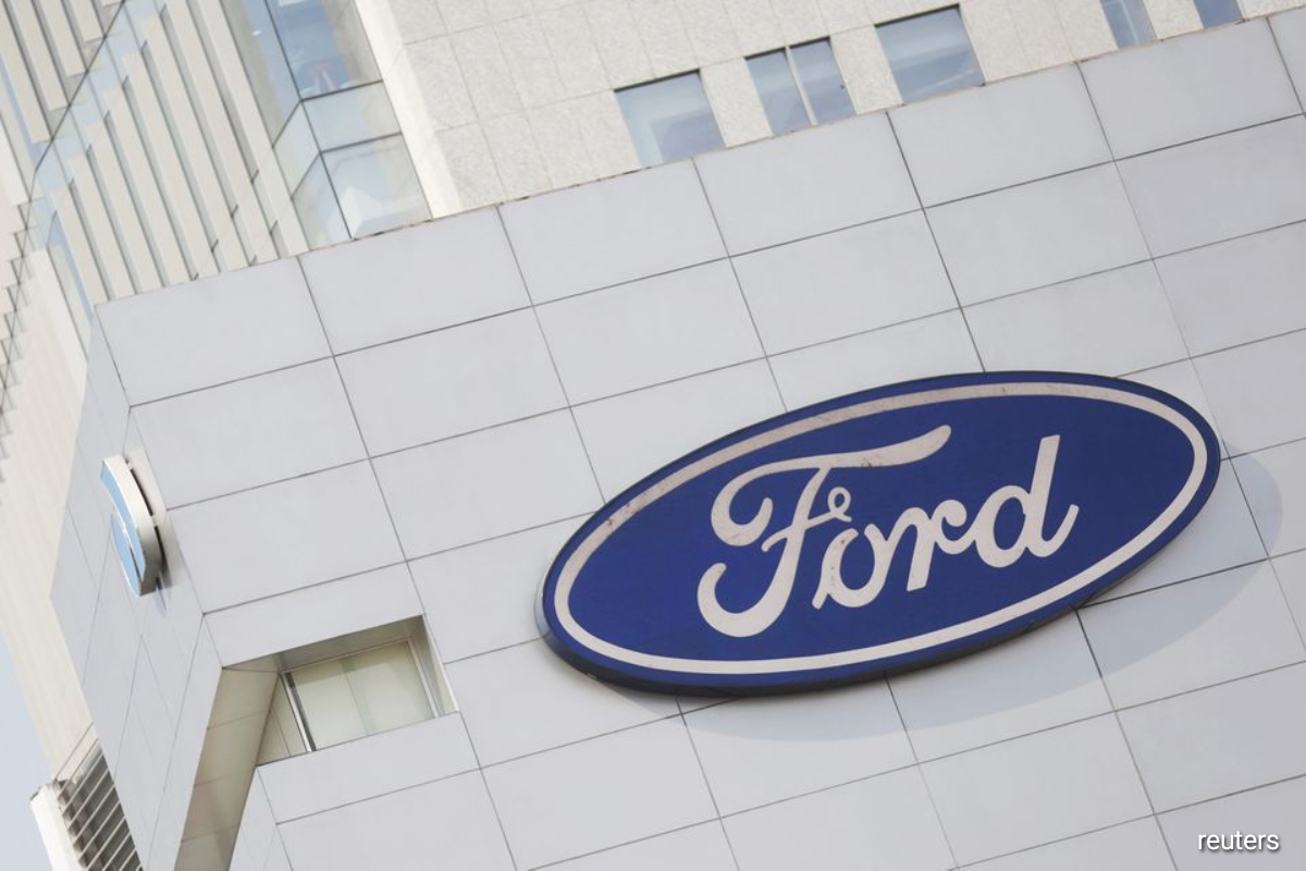 Toyota said the plan discriminates against nearly half of American autoworkers who do not belong to a union and called on lawmakers to reject giving