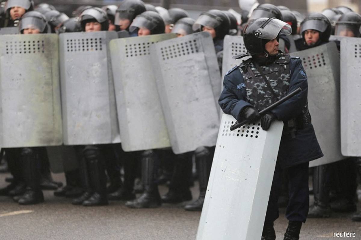 Russian, Kazakh presidents focus on unrest in Kazakhstan