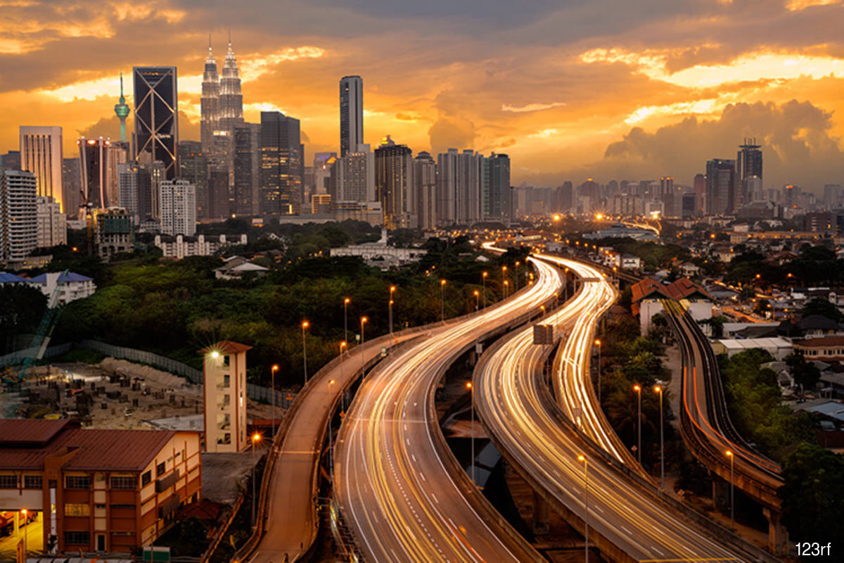 Investors attracted by Malaysia's improving economic performance, says economist