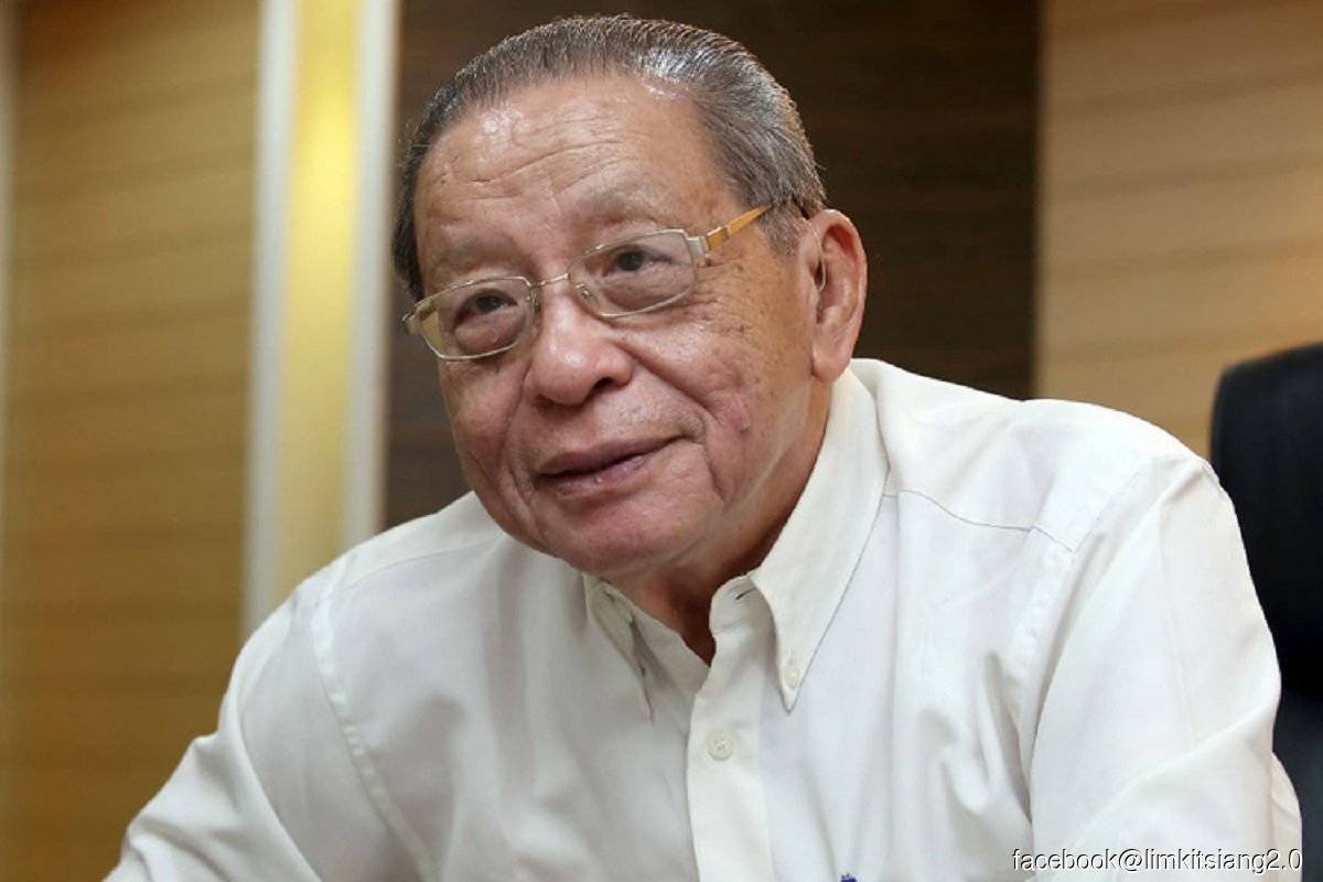 According to Kit Siang (pictured), it is clear that the MACC’s Anti-Corruption Advisory Board does not and cannot have the last say on whether Azam has been cleared of the conflict-of-interest allegations.