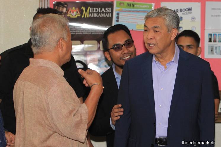 Zahid at the Kuala Lumpur Courts Complex today. (Photo by Shahrin Yahya/The Edge)
