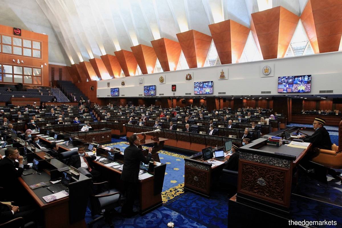 Parliamentary democracy restored