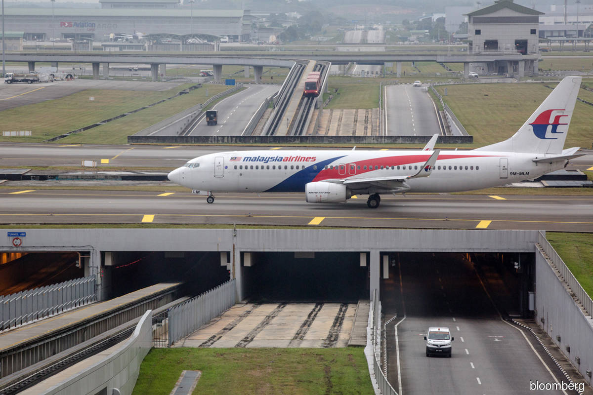 Malaysia Aviation Group weighs minority stake sale in cargo unit