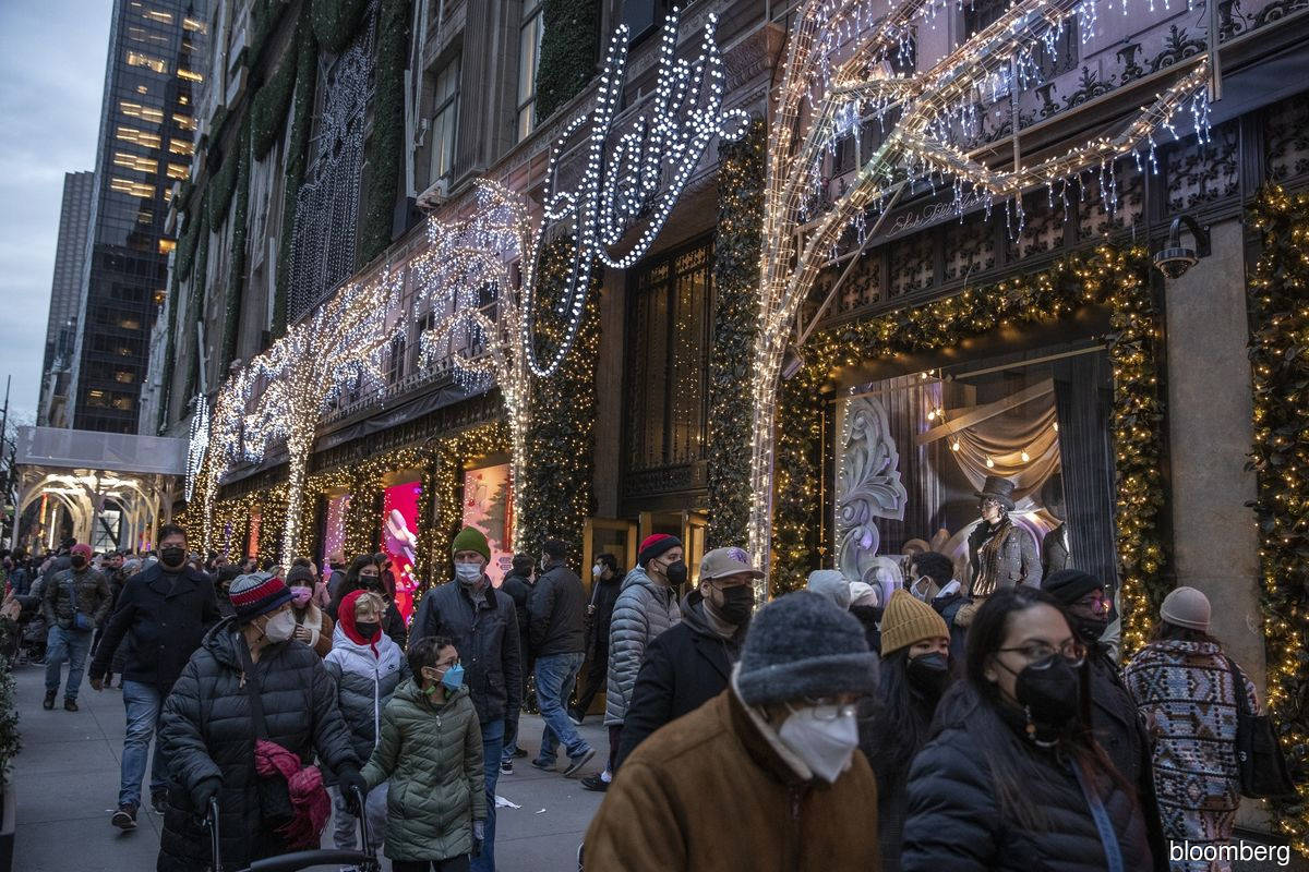 Holiday shopping looks anything but festive for retail stocks