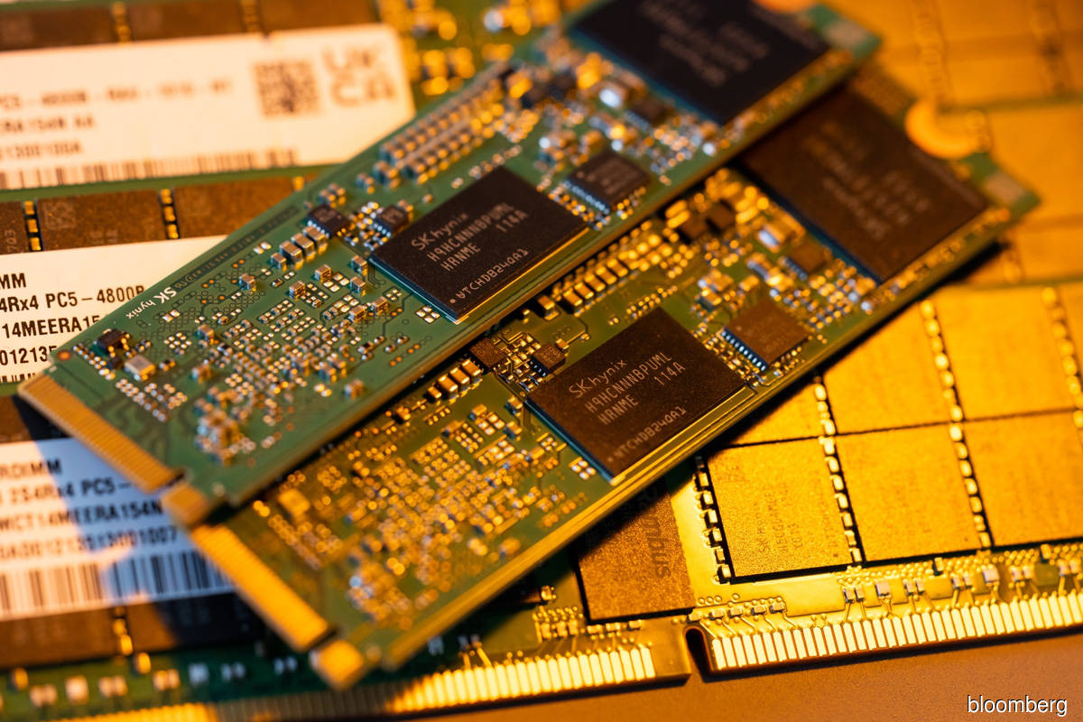 Historic crash for memory chips threatens to wipe out earnings