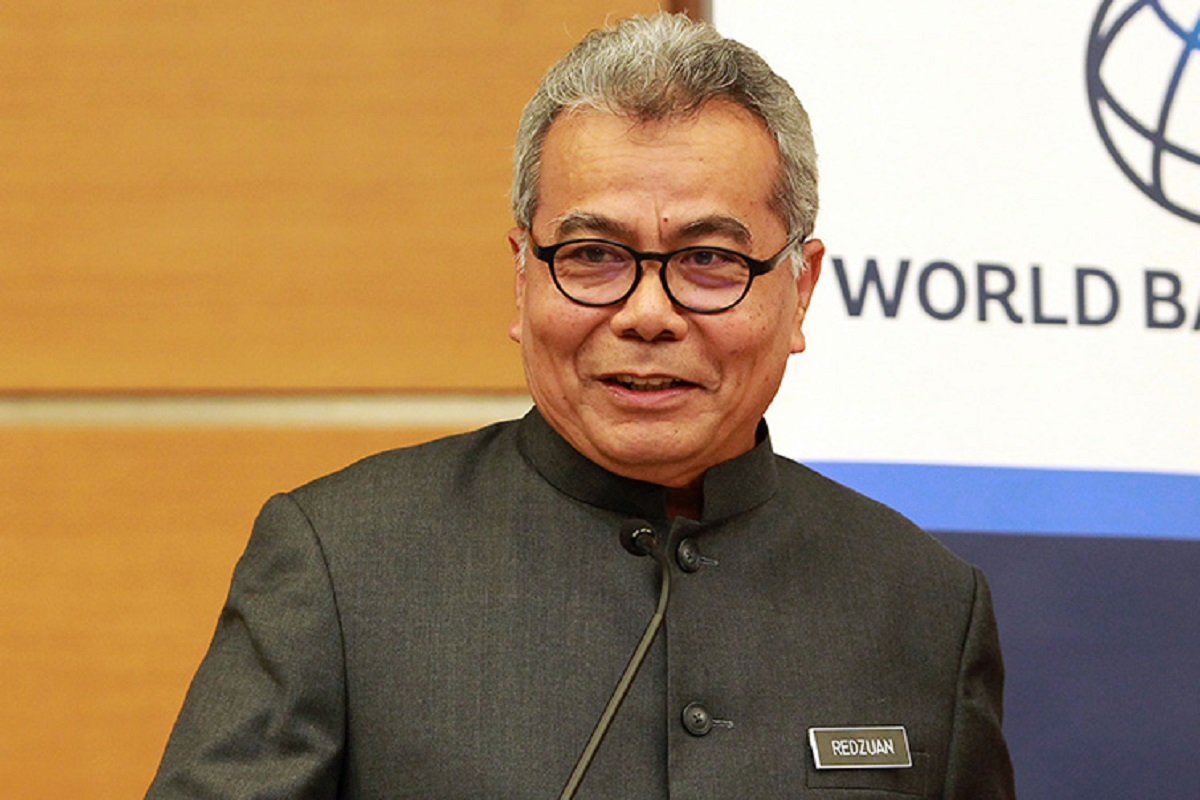 Govt will continue to assist rubber glove industry, says Mohd Redzuan