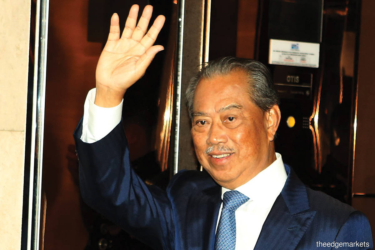 Muhyiddin offers olive branch, dangles carrots in front of rival MPs with promises of reforms 