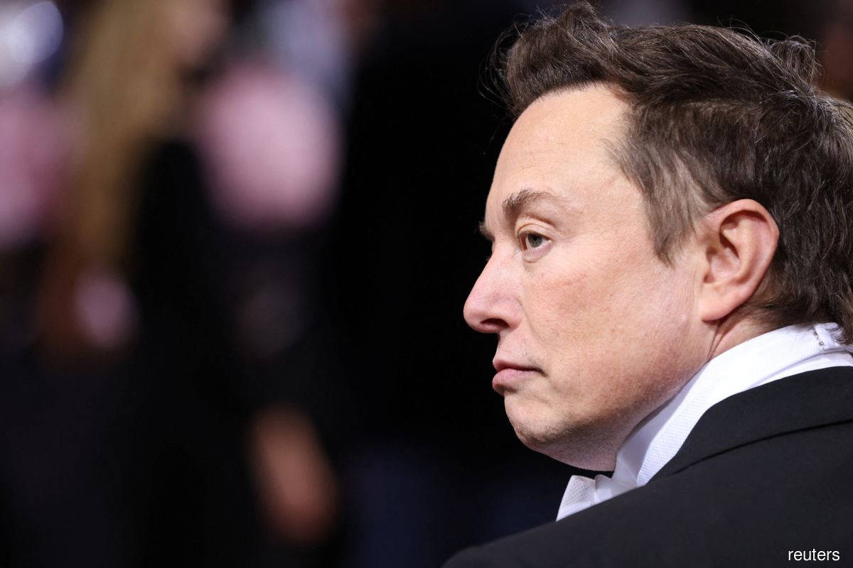 Musk's 'joke' ManU tweet unlikely to land him regulator's red card — legal experts