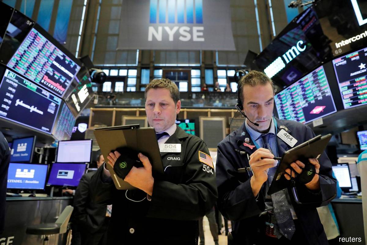 Wall St begins second-half with losses on growth worries