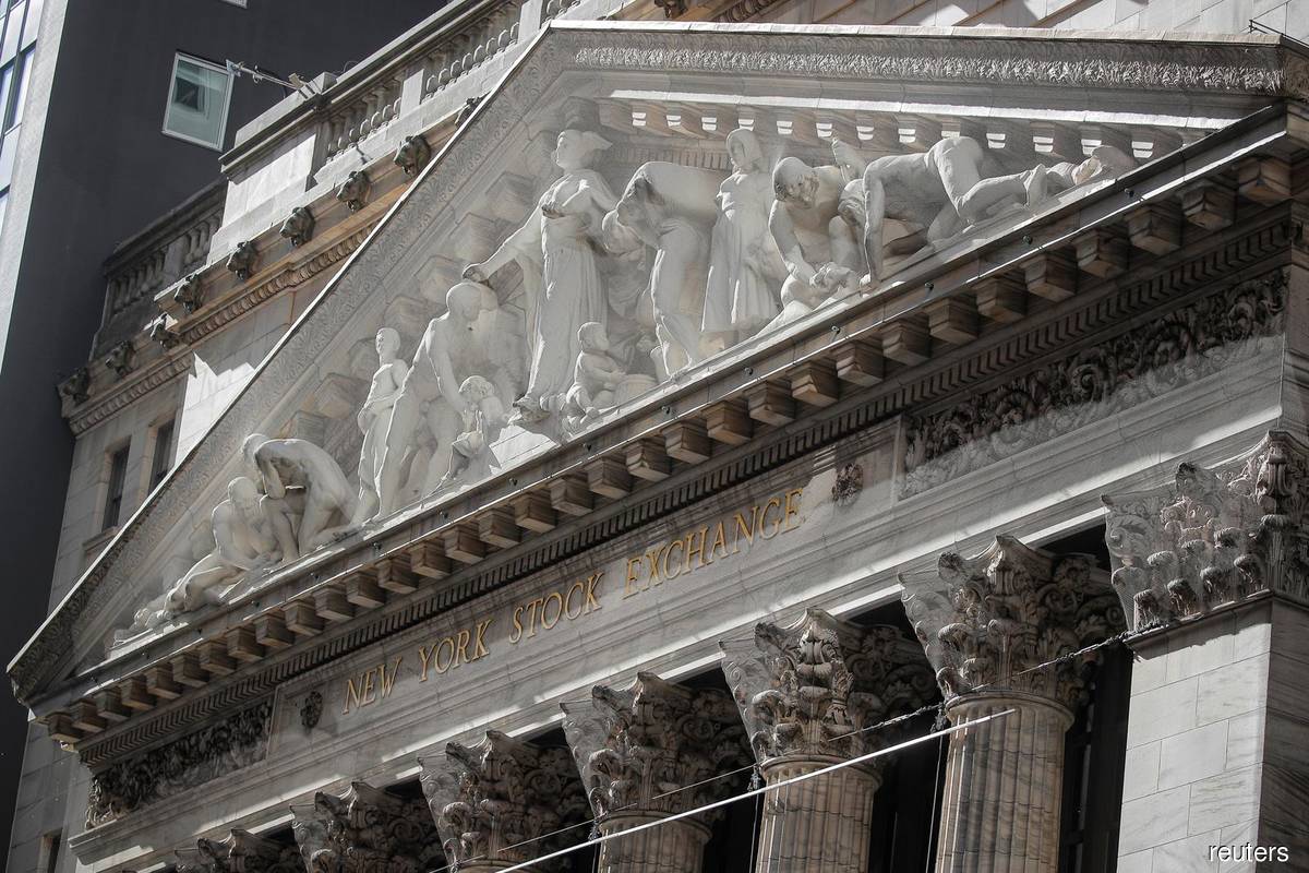 S&P 500, Dow close higher in late session turnaround