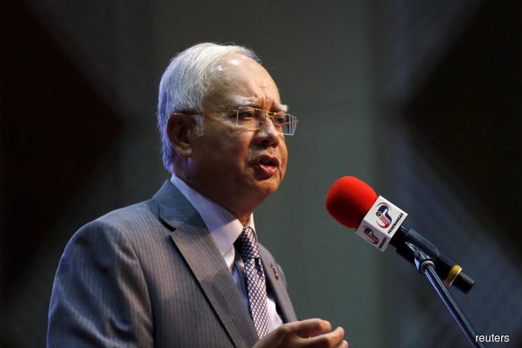 Najib congratulates Dr M on becoming Malaysia's 7th PM