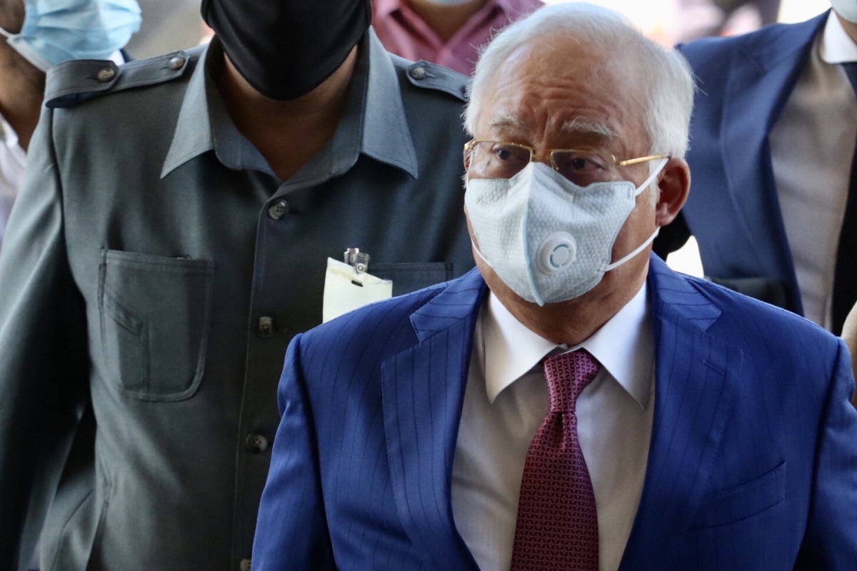 Najib's (pic) defence was granted the extension to file their petition by Oct 28. (Photo by The Edge)